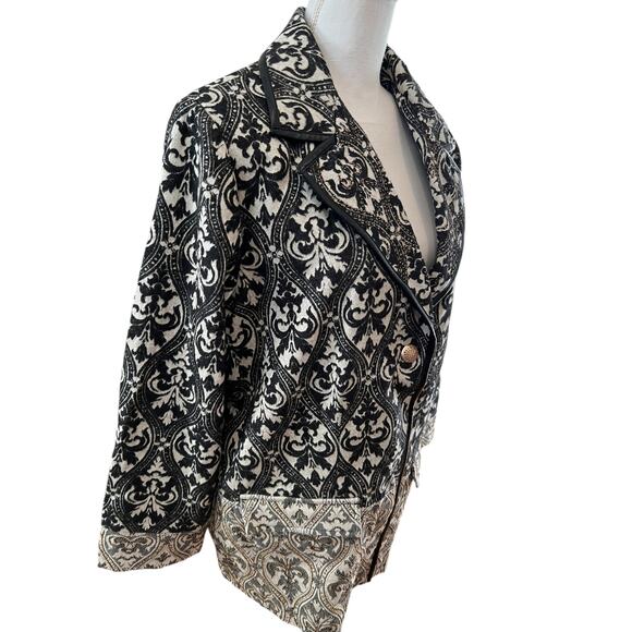 Chicos Soft Black & White Print Jacket Blazer Gold Accents, Faux Leather Trim - Picture 4 of 9
